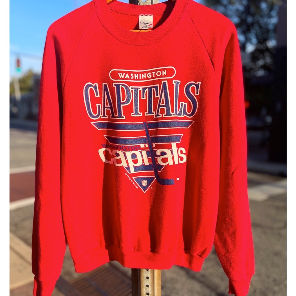 1989 Vintage “WASHINGTON CAPITALS” Big Graphic Sweatshirt